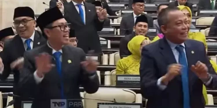 Breaking News: DPR Ramai-ramai Bebersih swr foto 060