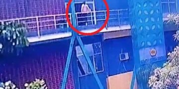 detik detik mahasiswi jatuh dari lantai 3 universitas pakuan kota bogor 