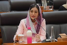 Komisi VII dan Ulos des 2.2